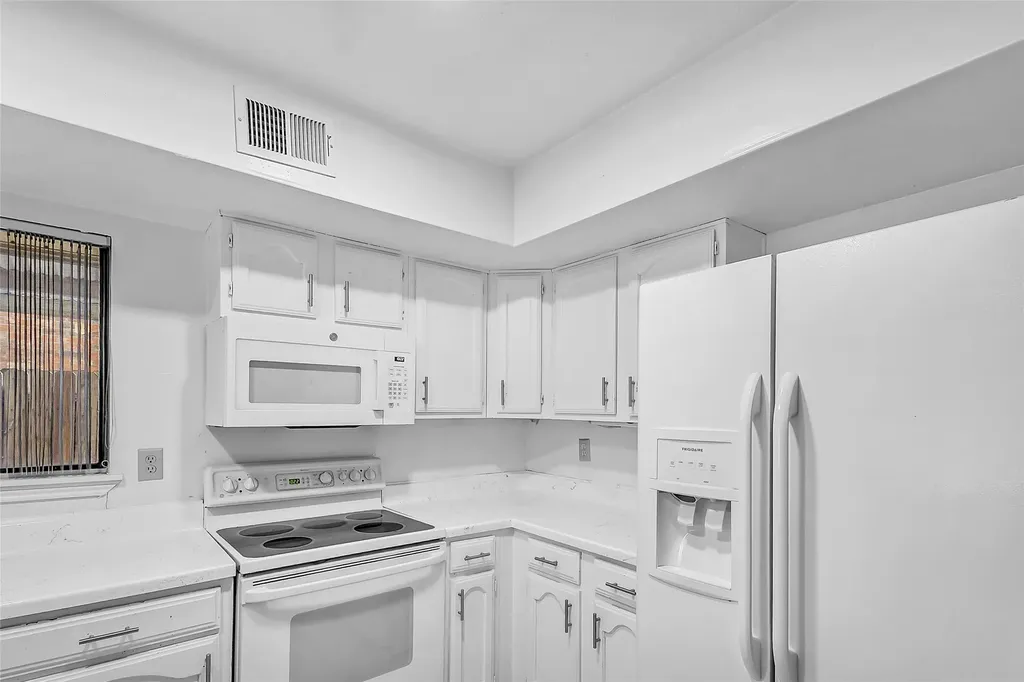 2440 Sunflower Drive Arlington TX 76014