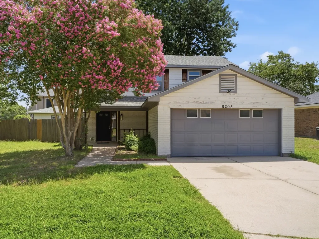 6205 Fernwood Drive Arlington TX 76001
