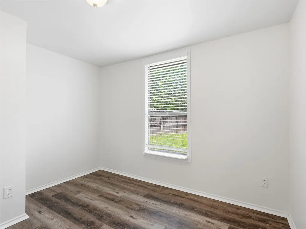 6205 Fernwood Drive Arlington TX 76001