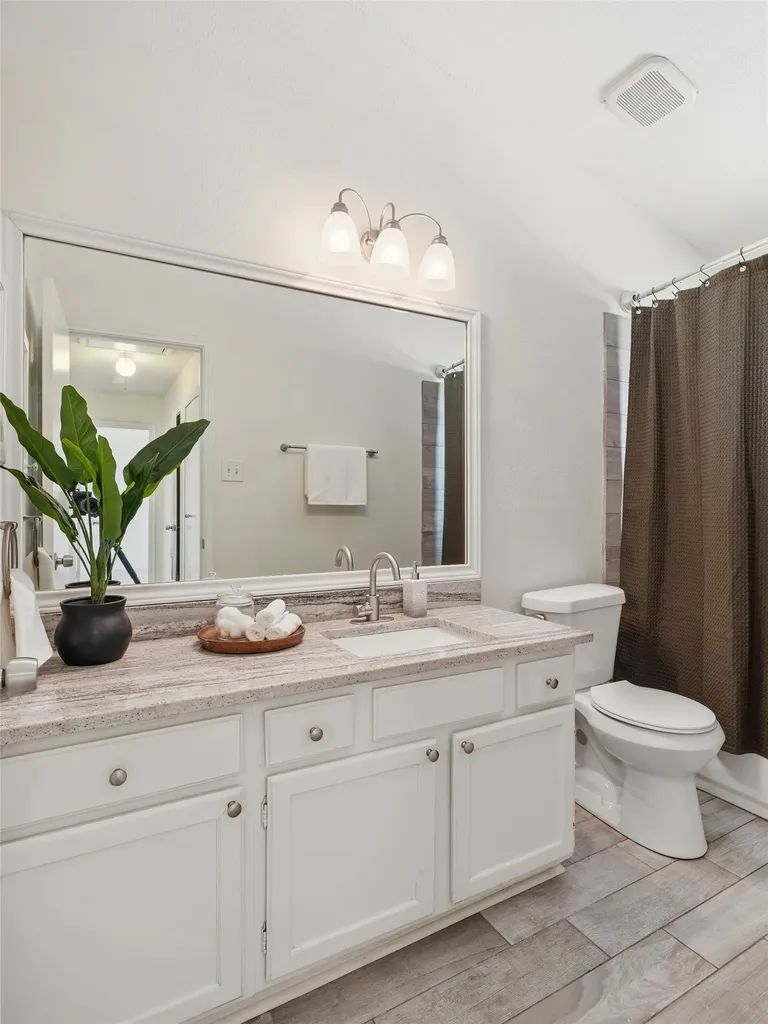 6205 Fernwood Drive Arlington TX 76001