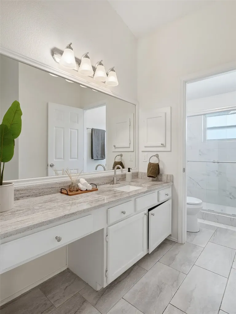 6205 Fernwood Drive Arlington TX 76001