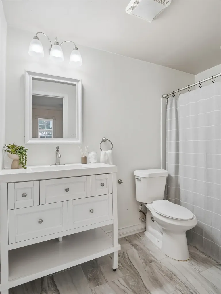 6205 Fernwood Drive Arlington TX 76001