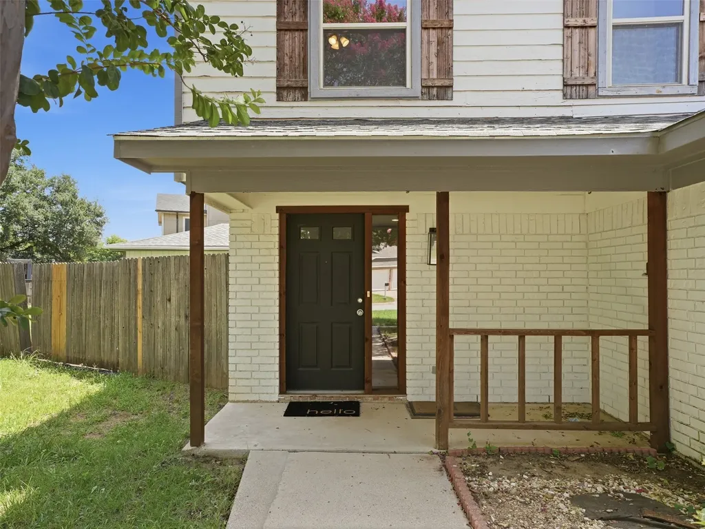 6205 Fernwood Drive Arlington TX 76001