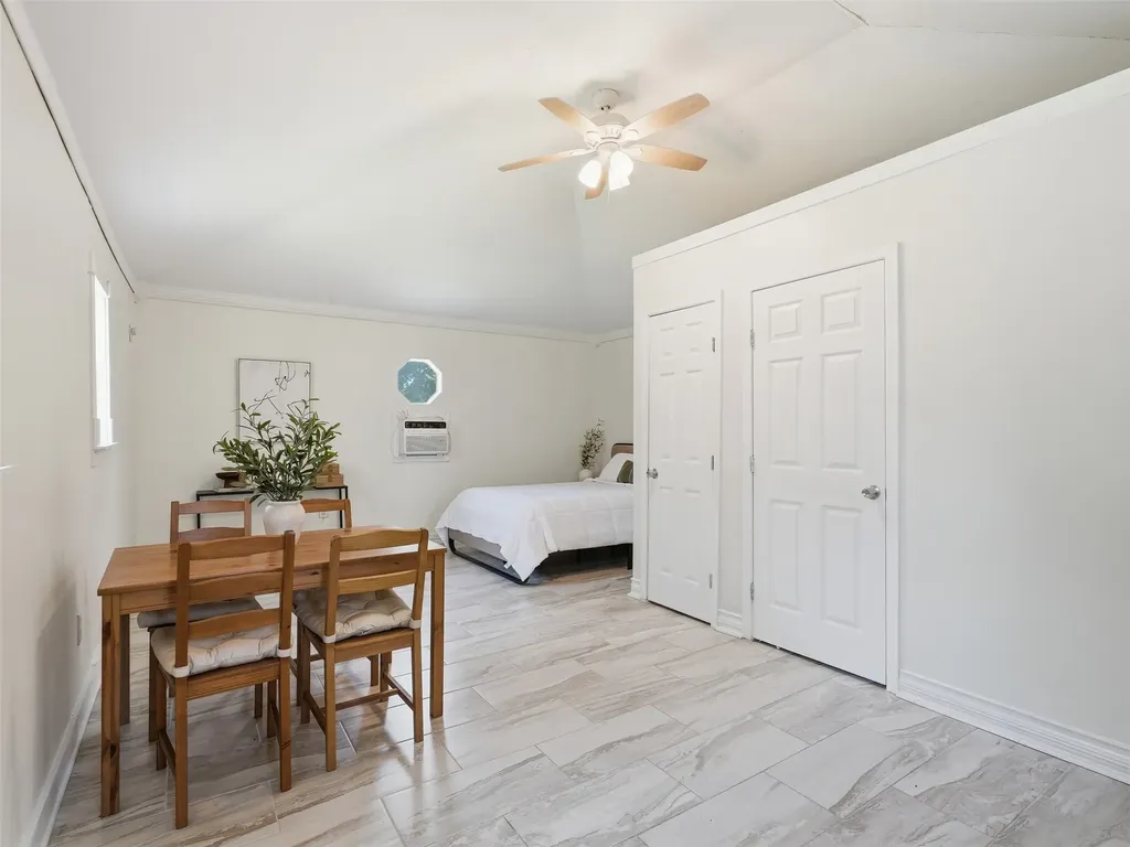 6205 Fernwood Drive Arlington TX 76001