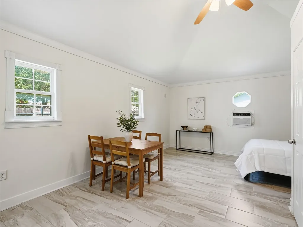 6205 Fernwood Drive Arlington TX 76001