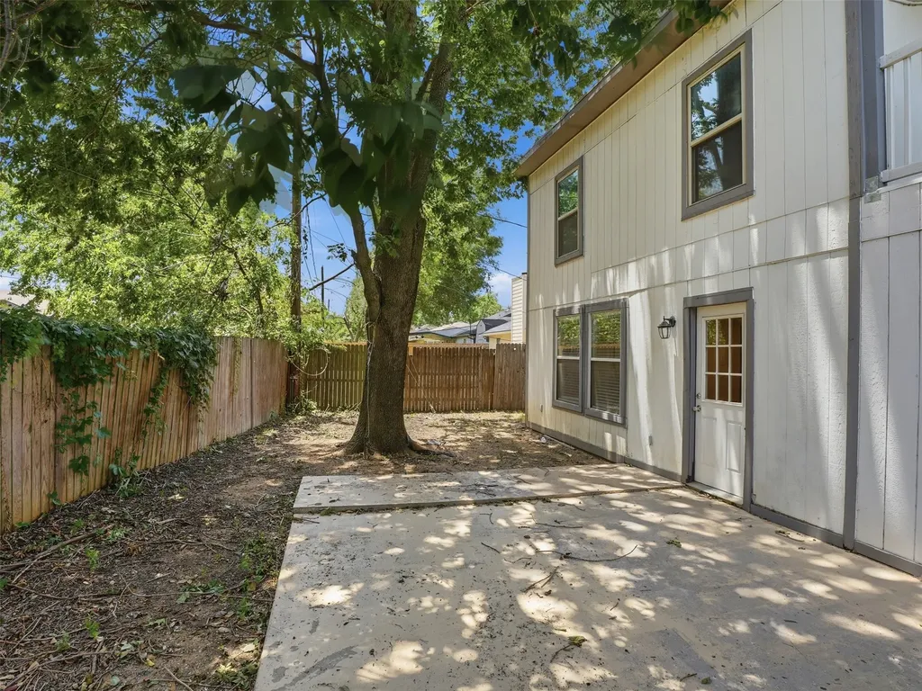 6205 Fernwood Drive Arlington TX 76001