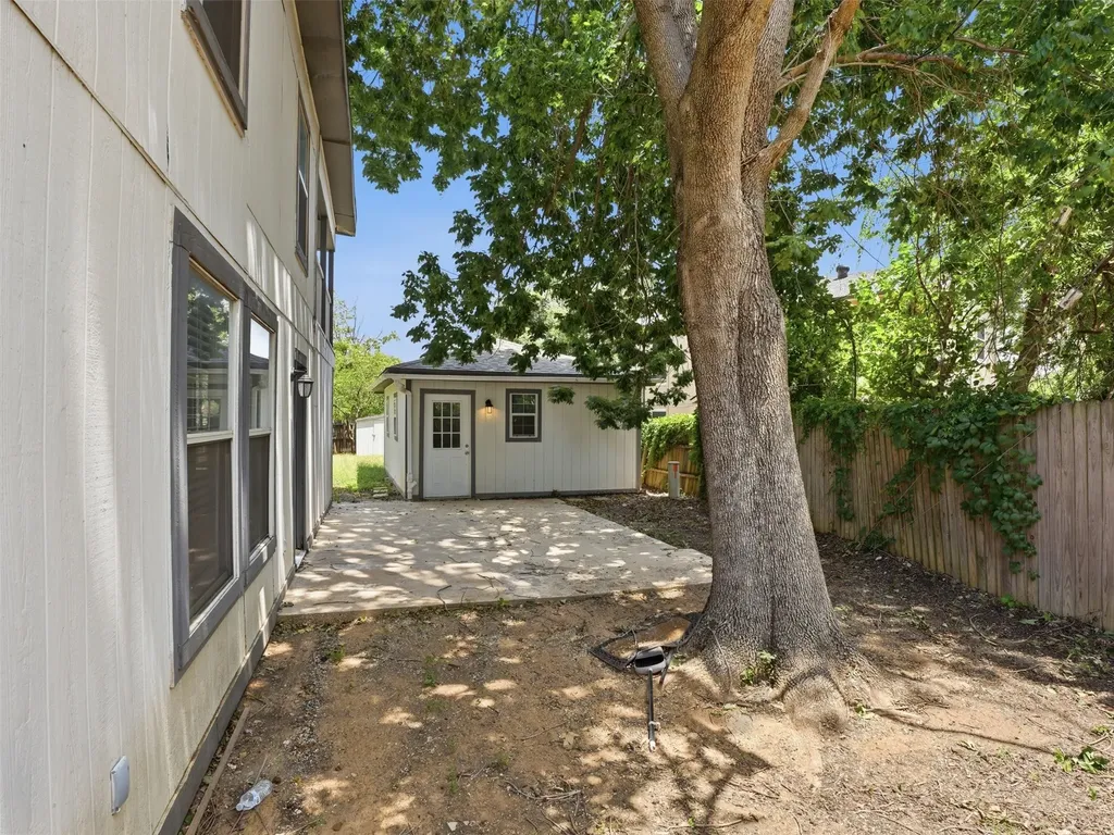 6205 Fernwood Drive Arlington TX 76001