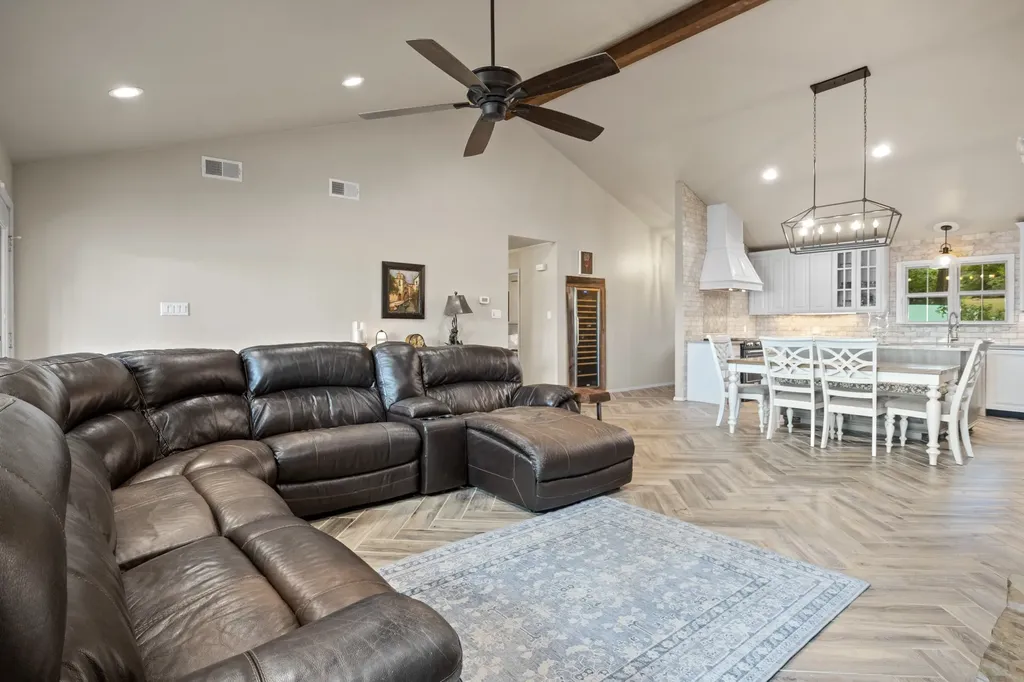 387 County Road 2940 Pittsburg TX 75686