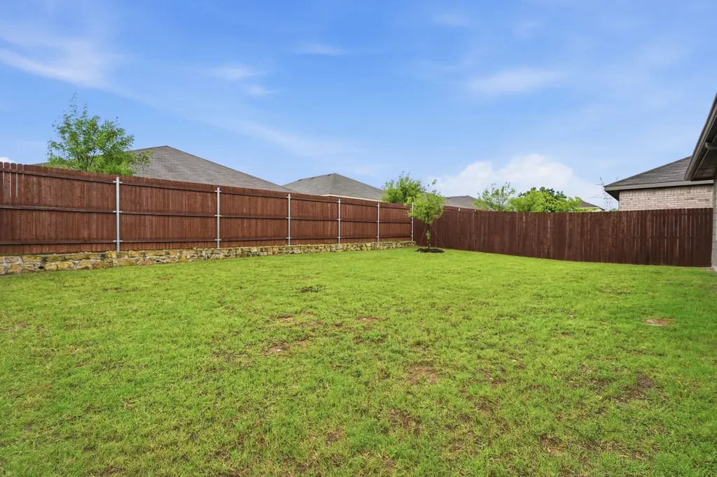 409 Beekeeper Drive Fort Worth TX 76131