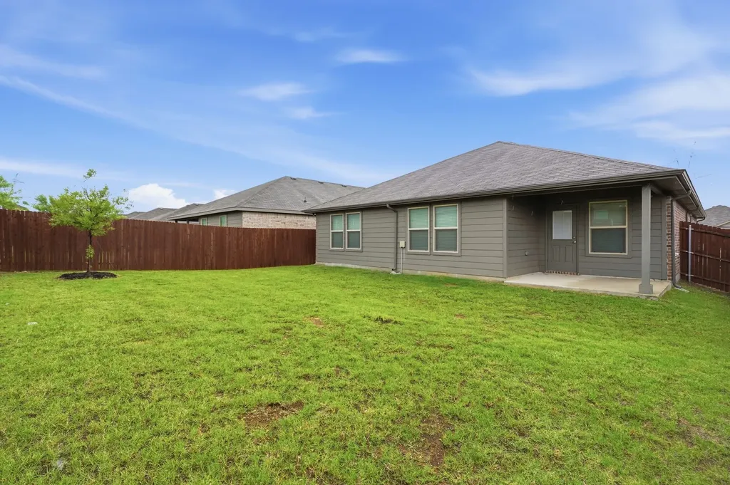 409 Beekeeper Drive Fort Worth TX 76131
