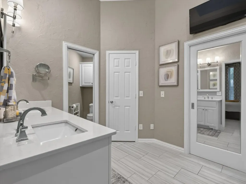 4003 Rive Lane Addison TX 75001