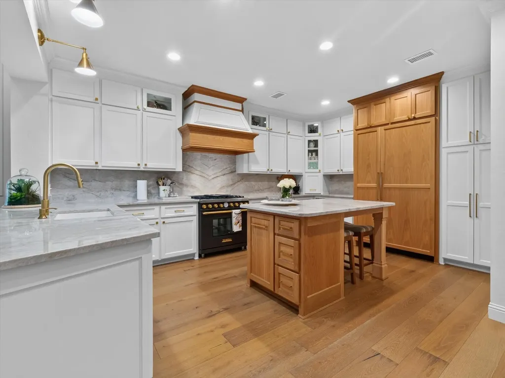 4003 Rive Lane Addison TX 75001
