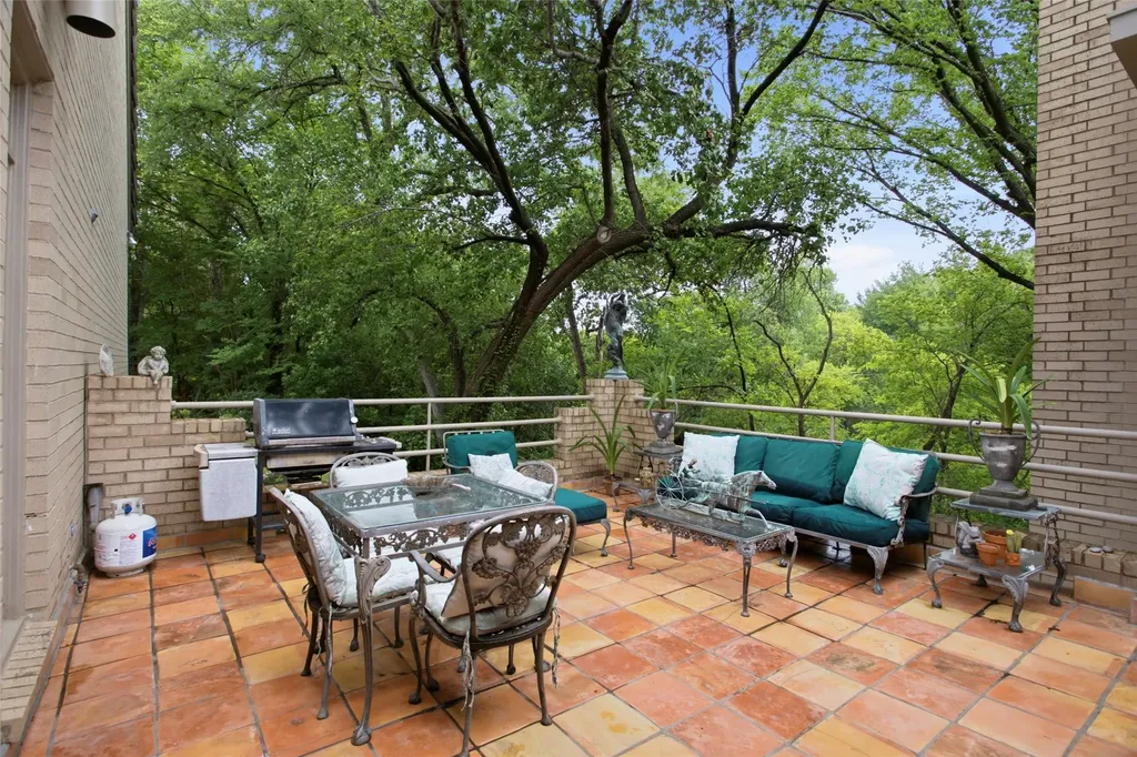 1111 Pebble Creek Road Fort Worth TX 76107