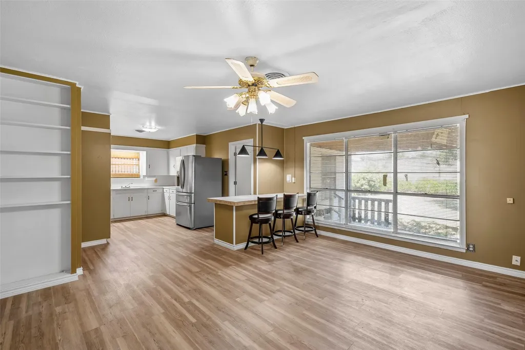 303 East Avenue Moody TX 76557