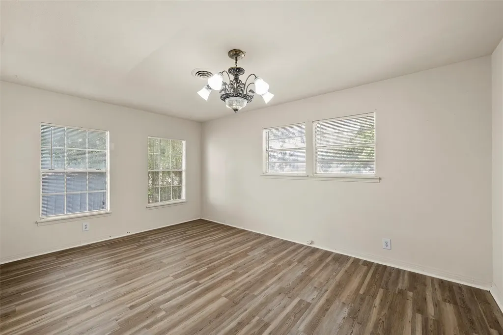 303 East Avenue Moody TX 76557