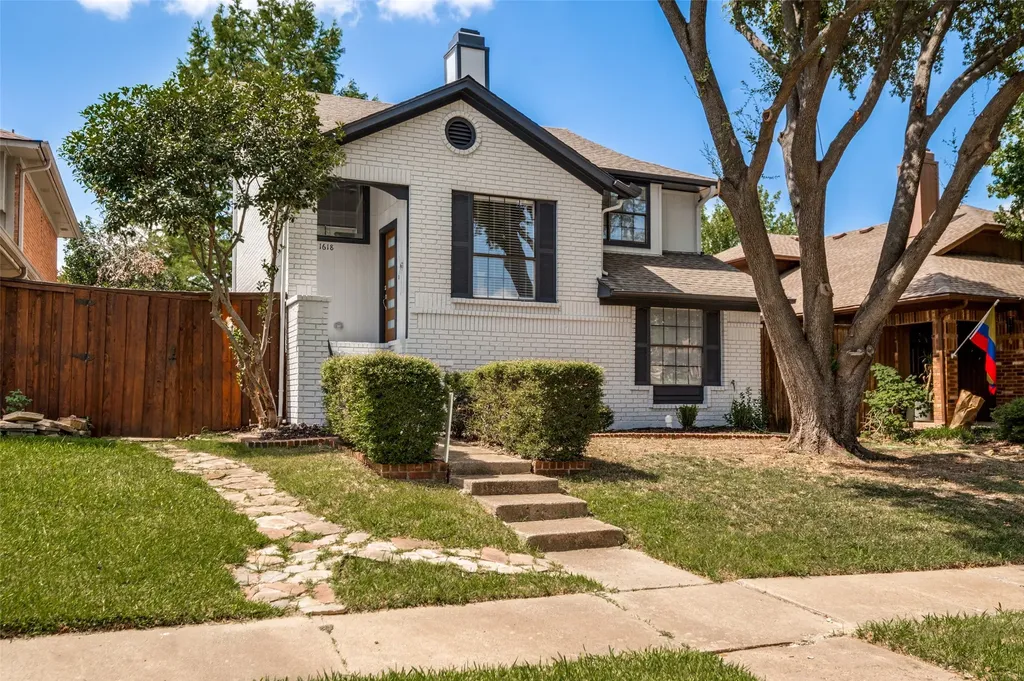 1618 San Francisco Street Carrollton TX 75007