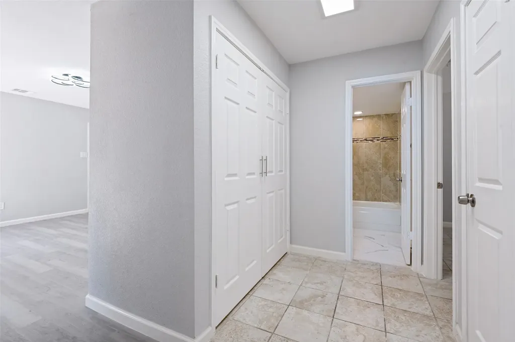 1618 San Francisco Street Carrollton TX 75007