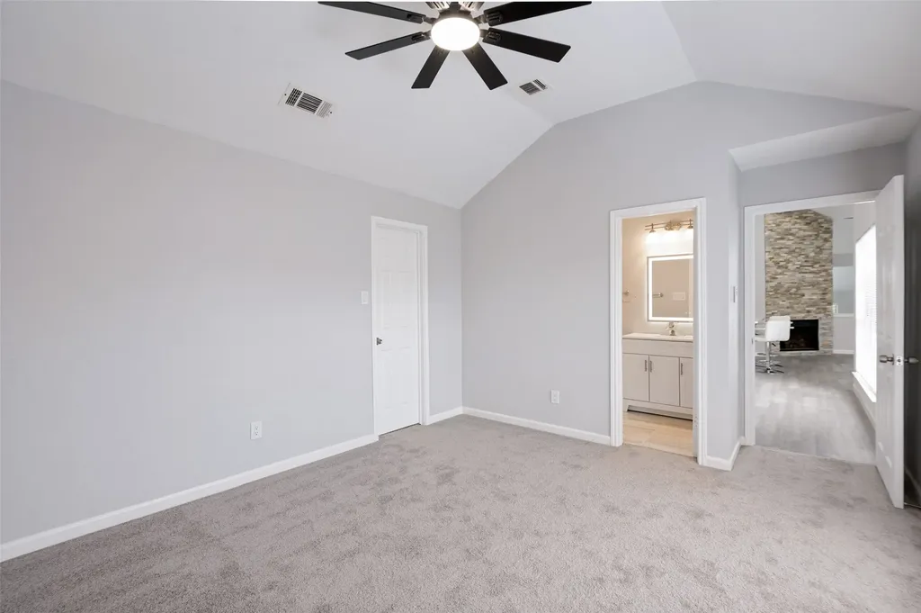 1618 San Francisco Street Carrollton TX 75007