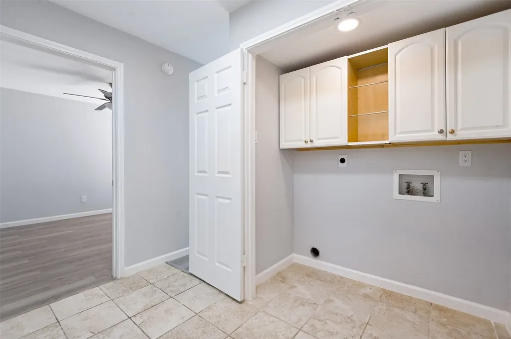 1618 San Francisco Street Carrollton TX 75007