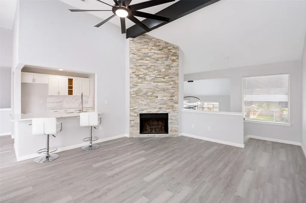 1618 San Francisco Street Carrollton TX 75007