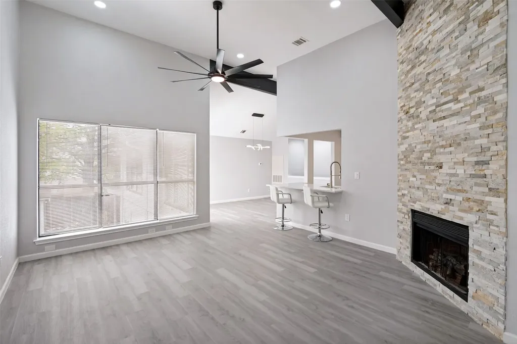 1618 San Francisco Street Carrollton TX 75007