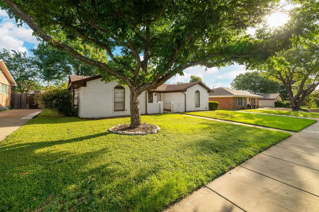 8348 Hillside Drive Frisco TX 75033