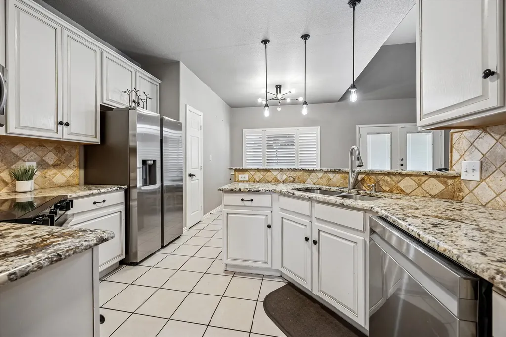 507 Mattie Lane Lake Dallas TX 75065