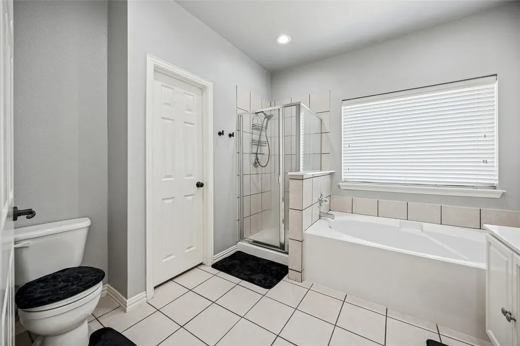 507 Mattie Lane Lake Dallas TX 75065