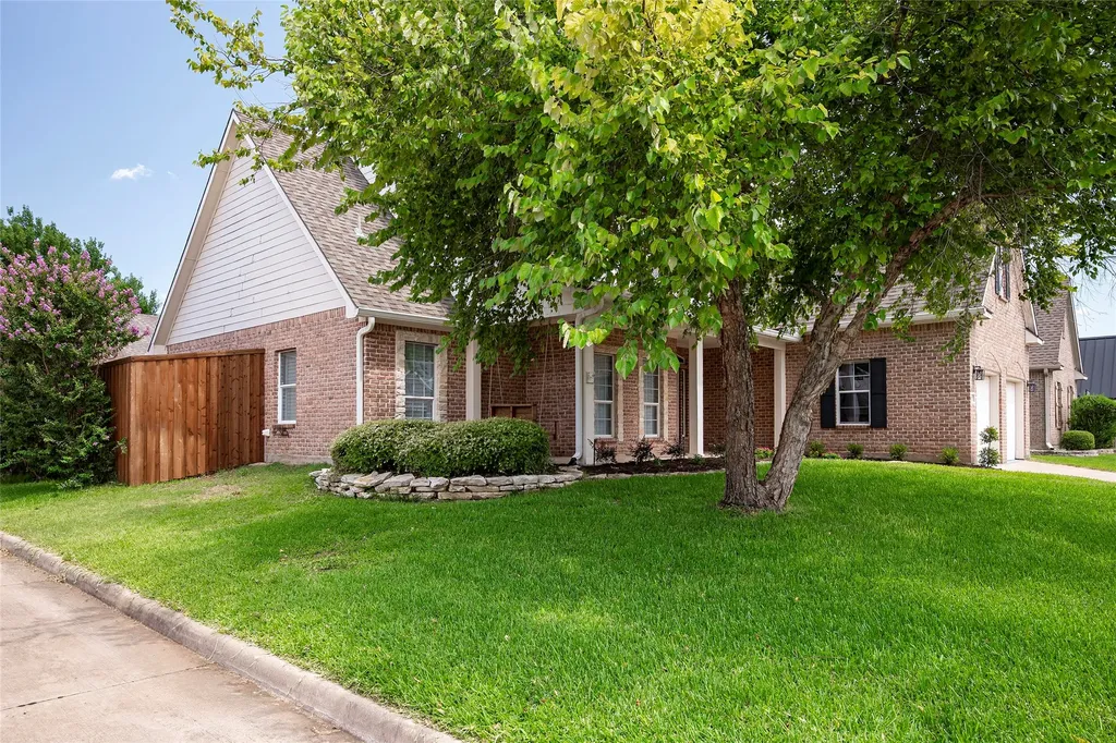 507 Mattie Lane Lake Dallas TX 75065
