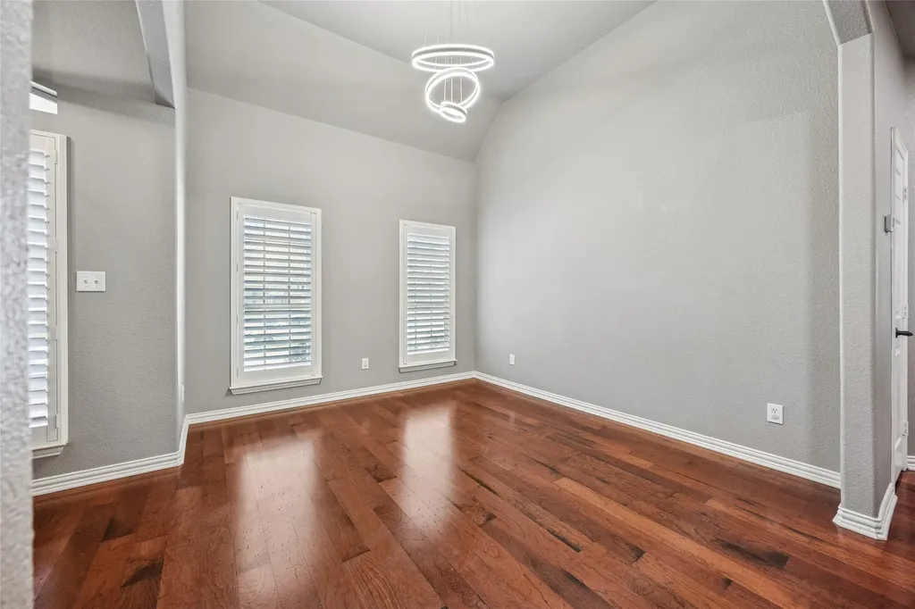 507 Mattie Lane Lake Dallas TX 75065