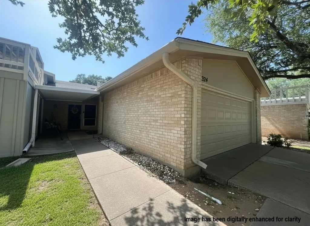 1324 El Camino Real Euless TX 76040