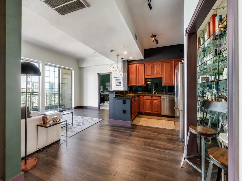 3225 Turtle Creek Boulevard Dallas TX 75219