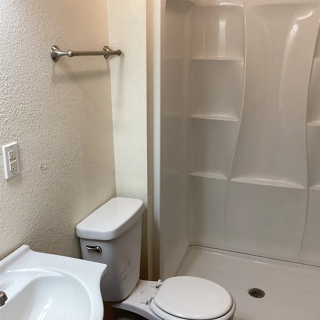 1506 S Travis Street Denison TX 75021