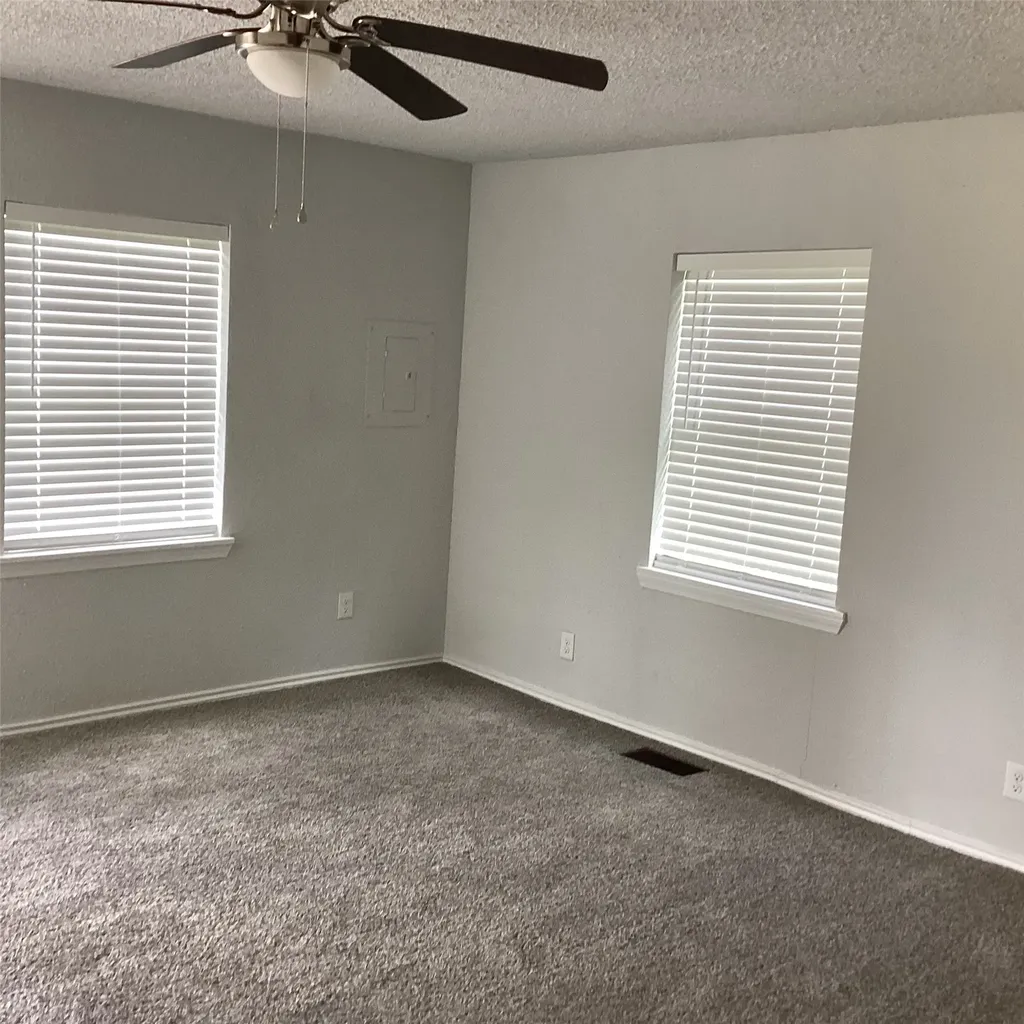 1506 S Travis Street Denison TX 75021