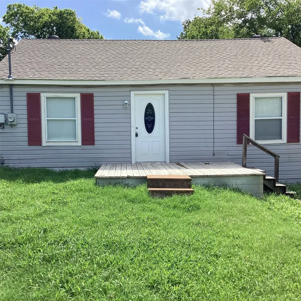 1506 S Travis Street Denison TX 75021