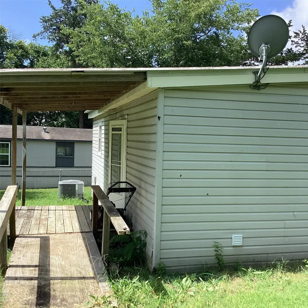 1506 S Travis Street Denison TX 75021