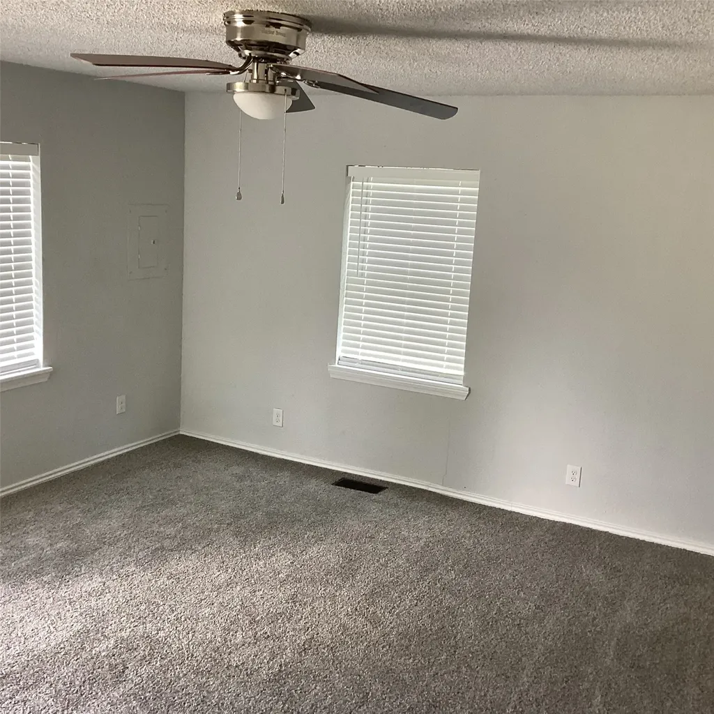 1506 S Travis Street Denison TX 75021