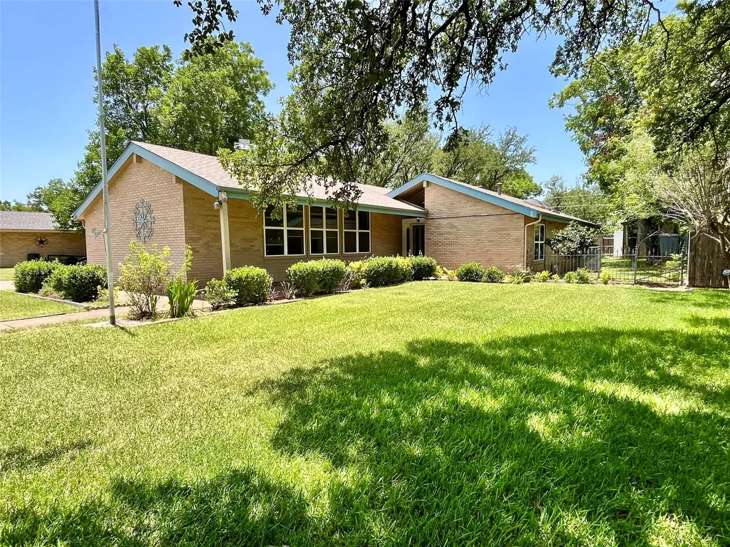 416 Jones Street Hamilton TX 76531