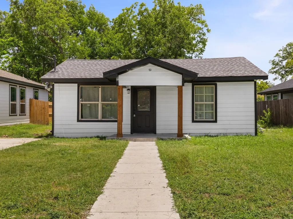 638 Bethpage Avenue Dallas TX 75217