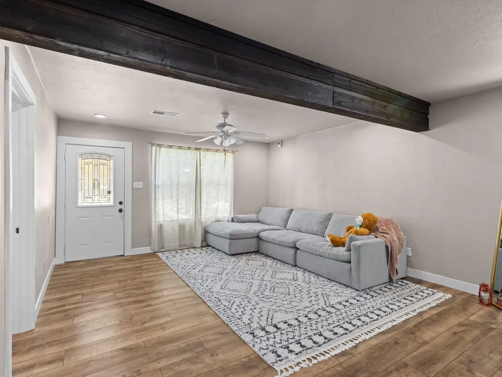 638 Bethpage Avenue Dallas TX 75217