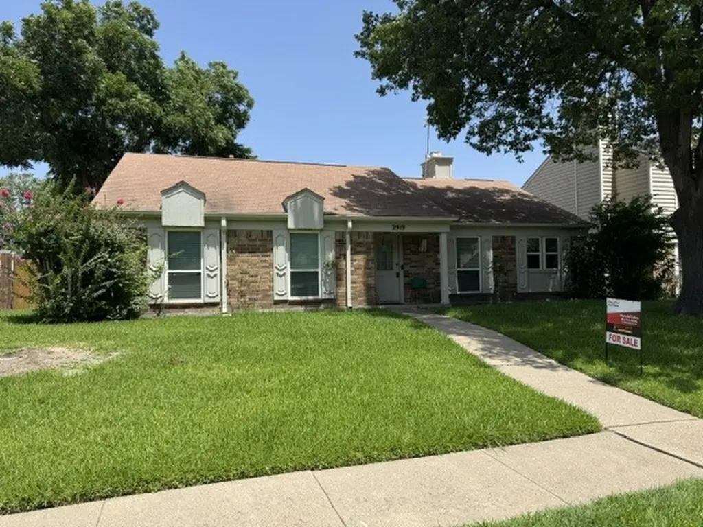 2919 Riviera Drive Garland TX 75040