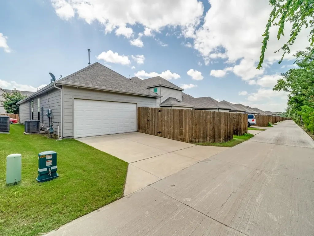 2904 Brittlebush Drive Fort Worth TX 76108