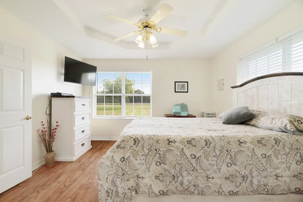 1005 Us-82 Blossom TX 75416