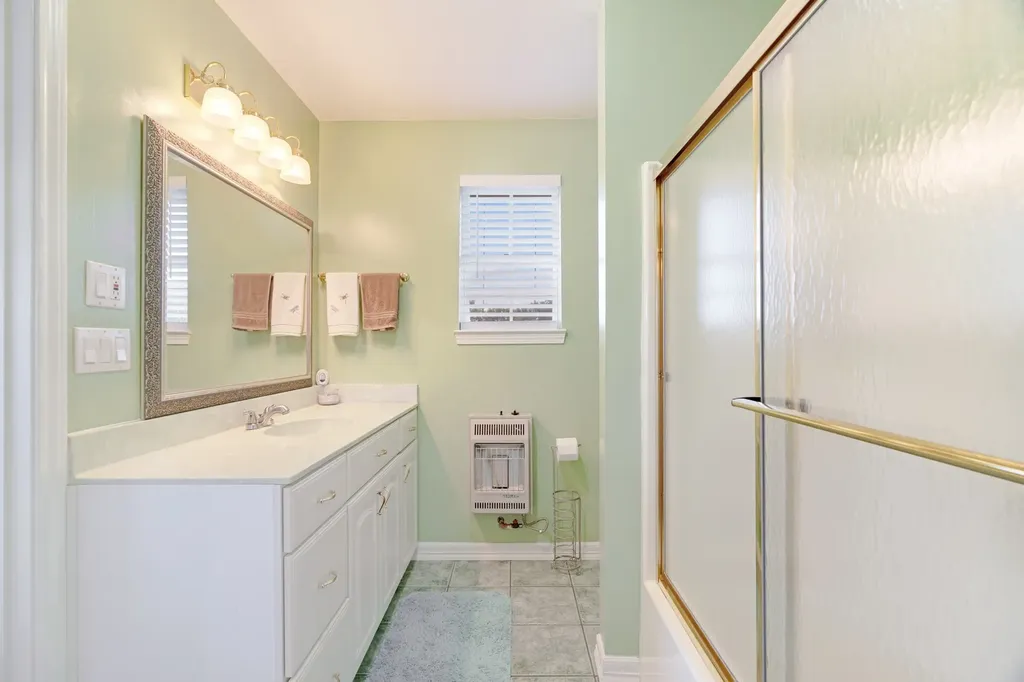 1005 Us-82 Blossom TX 75416