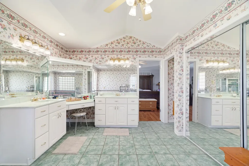 1005 Us-82 Blossom TX 75416