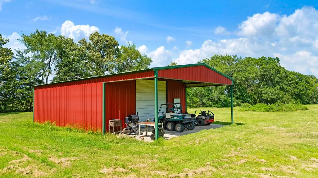 1005 Us-82 Blossom TX 75416