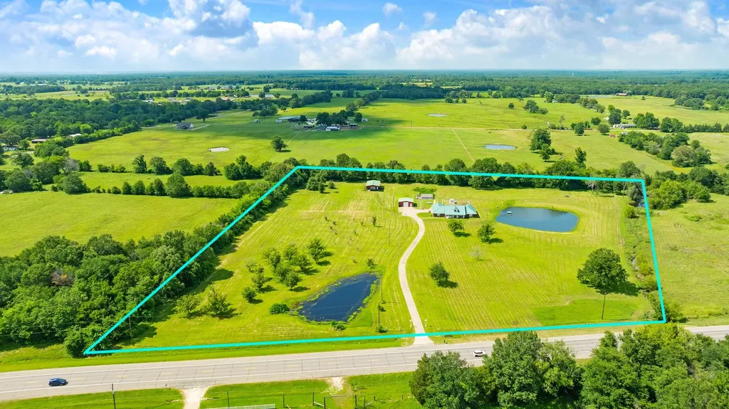 1005 Us-82 Blossom TX 75416