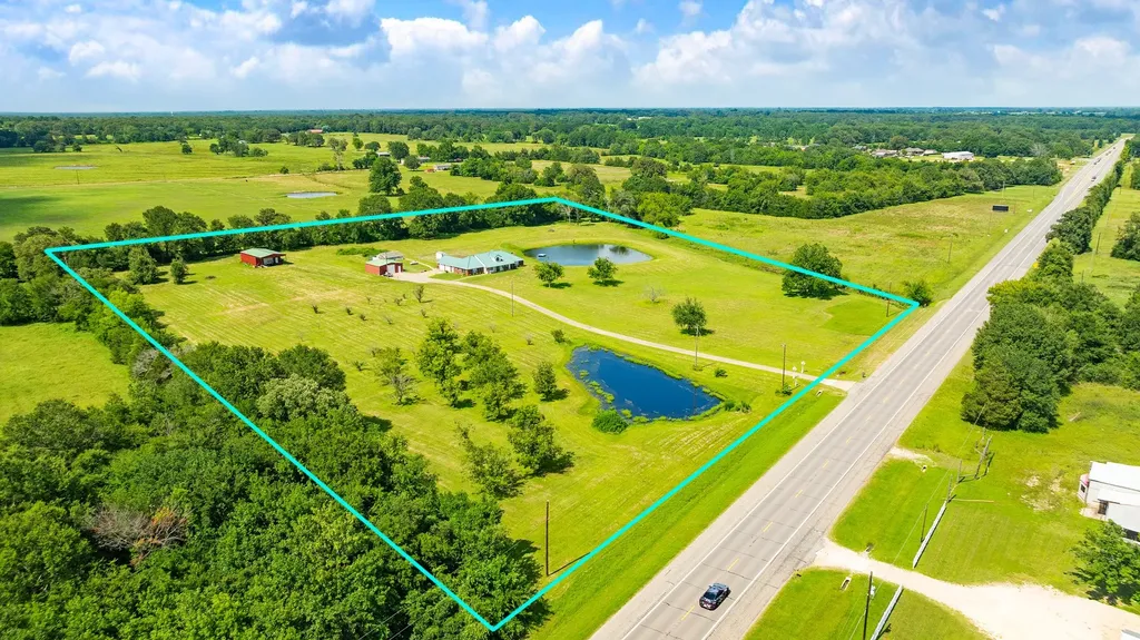 1005 Us-82 Blossom TX 75416