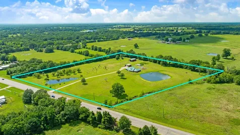 1005 Us-82 Blossom TX 75416