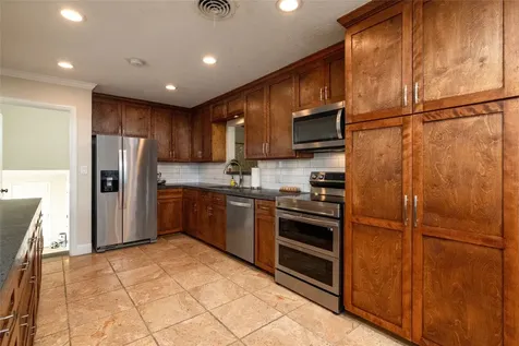211 Crest Ridge Circle Lakeside TX 76108
